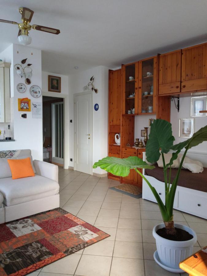 Villino Brunetto Azienda Agrituristica 卡莫利 外观 照片
